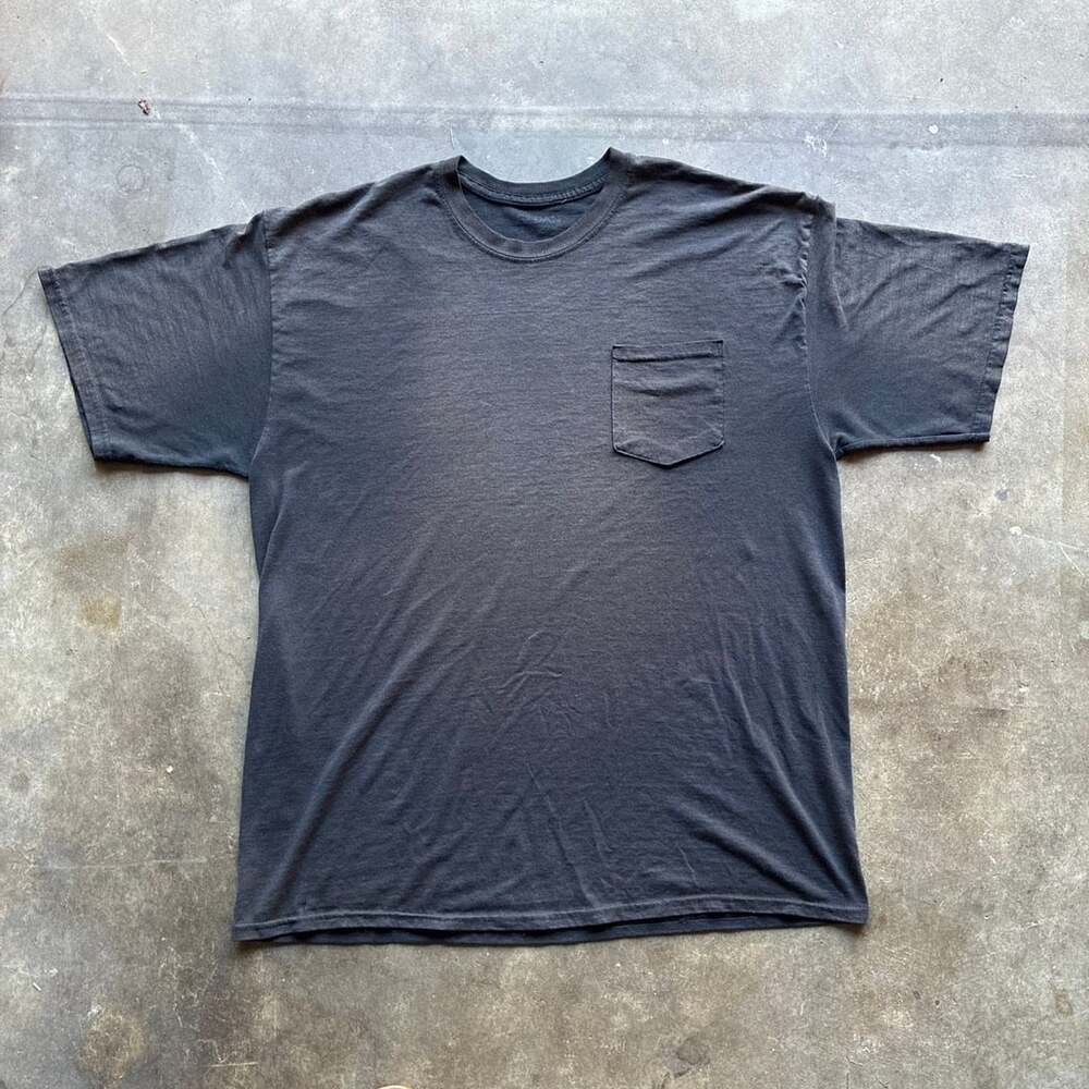 Gildan Pocket T-Shirt Size XL Black Sunfaded Blank